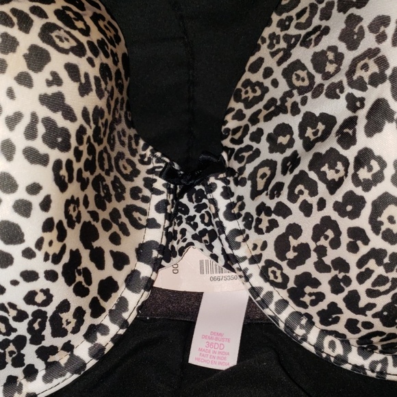 Victoria Secret Demi Bra - Picture 2 of 5